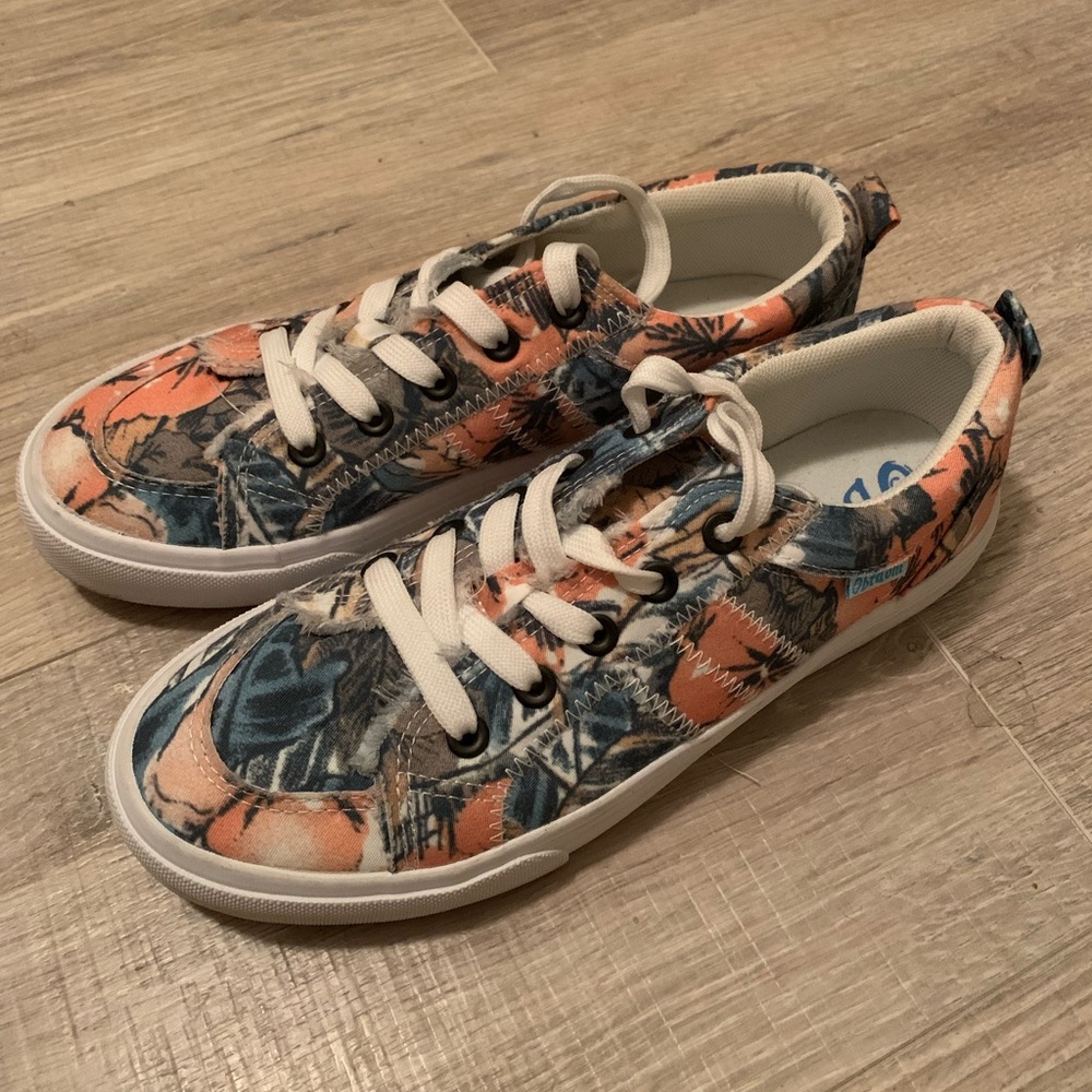Obtaom Patterned Canvas Sneakers